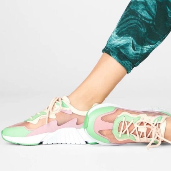 Fabletics NWT larchmont athletic sneakers women’s size 10.5 - Picture 2 of 5